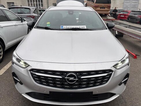 Opel Insignia Kombi 2,0 l 128 kw