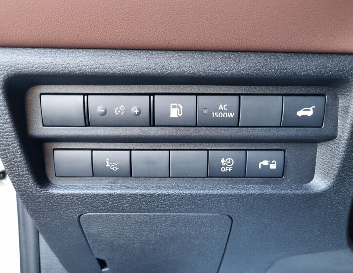 Mitsubishi Outlander SUV 2,4 l 225 kw