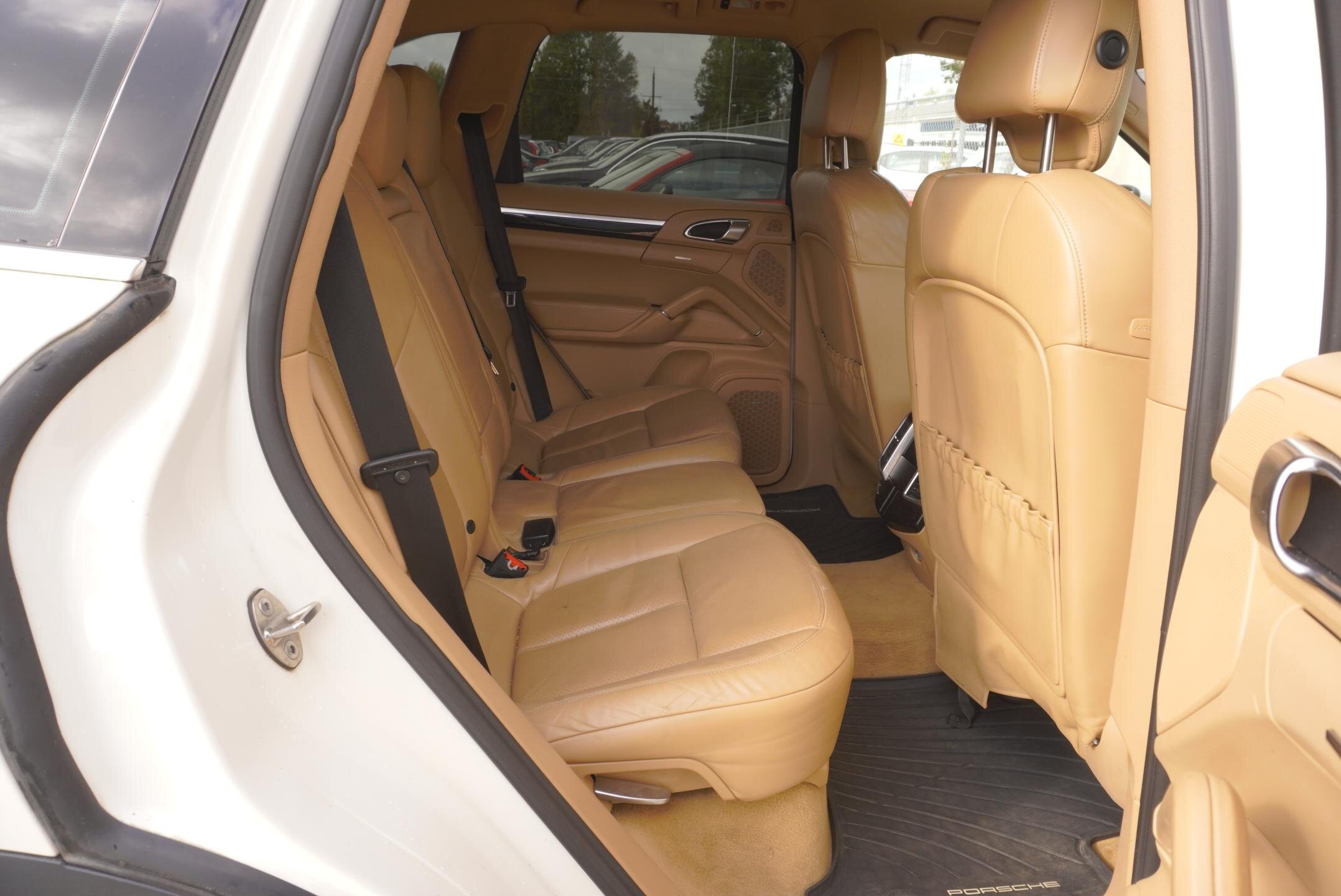 Porsche Cayenne SUV 3,0 l 176 kw