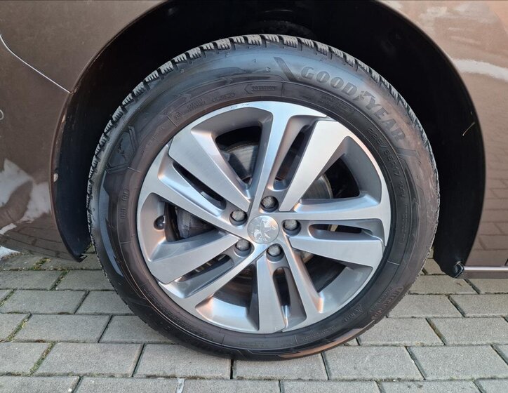 Peugeot Traveller MPV 2,0 l 130 kw