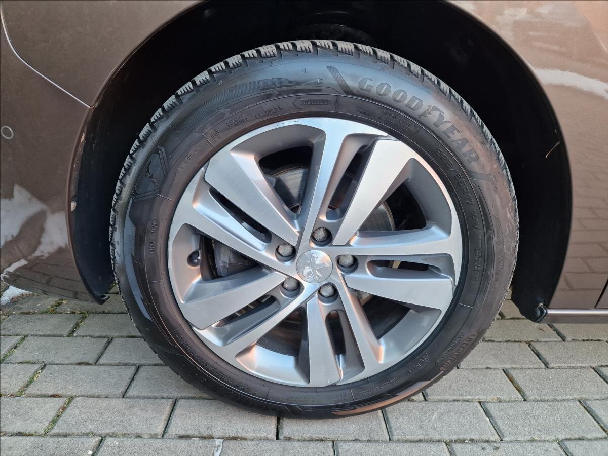 Peugeot Traveller MPV 2,0 l 130 kw