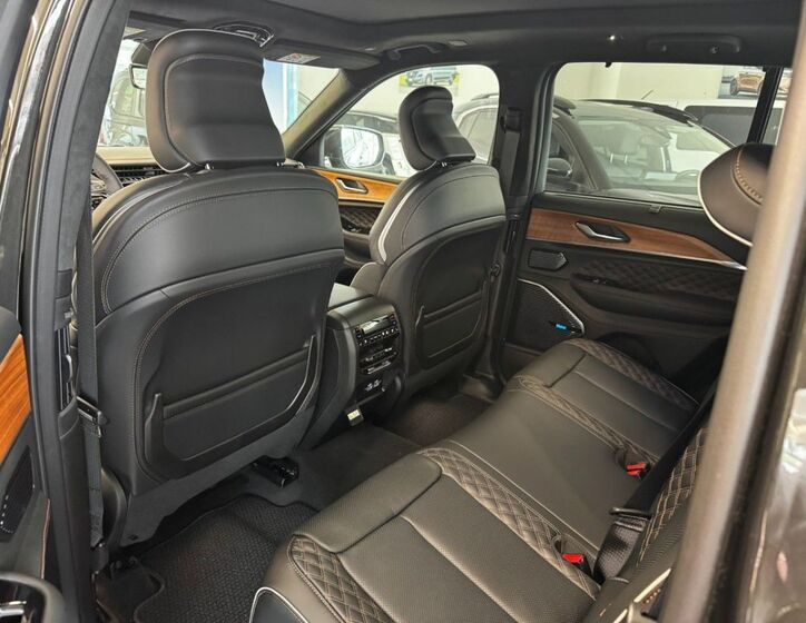 Jeep Grand Cherokee 12