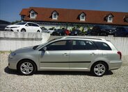 Toyota Avensis Kombi 2,0 l 93 kw