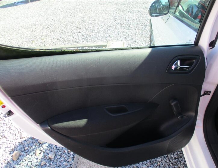 Peugeot 308 Hatchback 1,6 l 68 kw