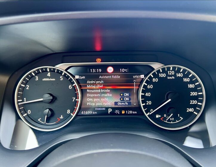 Nissan Qashqai SUV / Terénní 1,3 l 116 kw