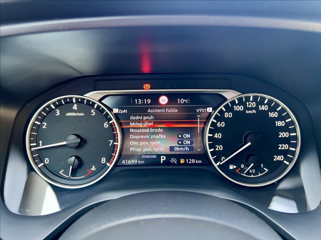 Nissan Qashqai SUV / Terénní 1,3 l 116 kw