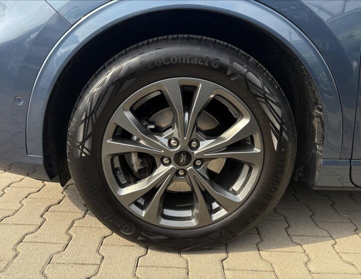 Ford Kuga SUV / Terénní 1,5 l 110 kw