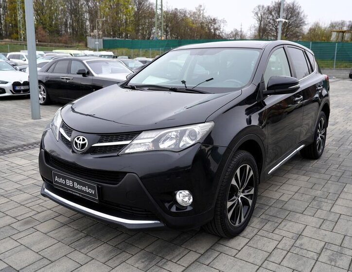 Toyota RAV4 SUV / Terénní 2,0 l 91 kw