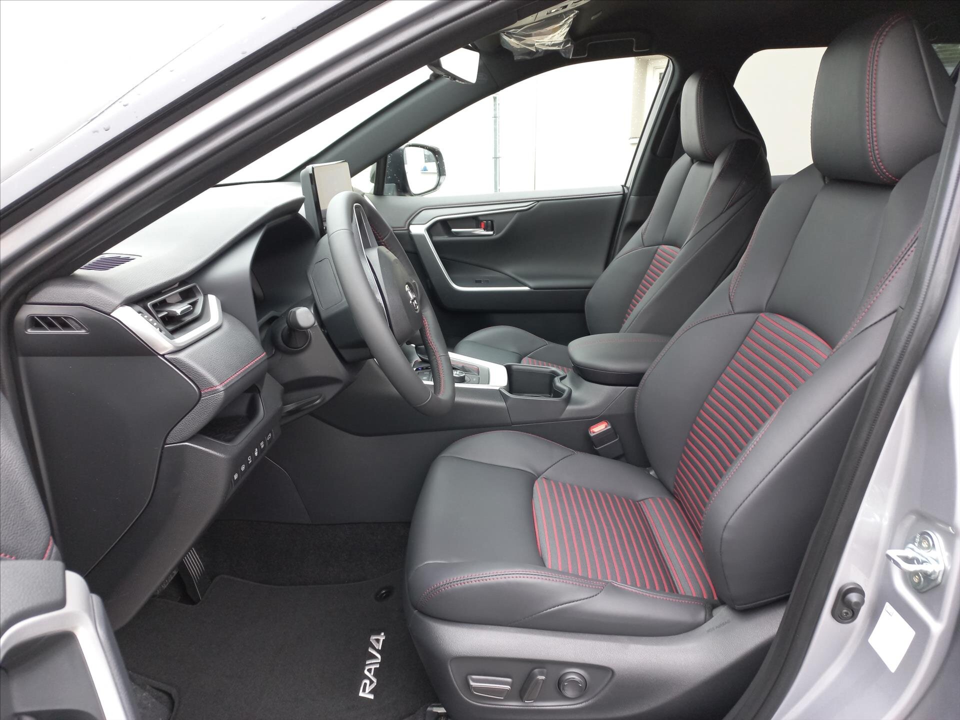 Toyota RAV4 SUV 2,5 l 136 kw