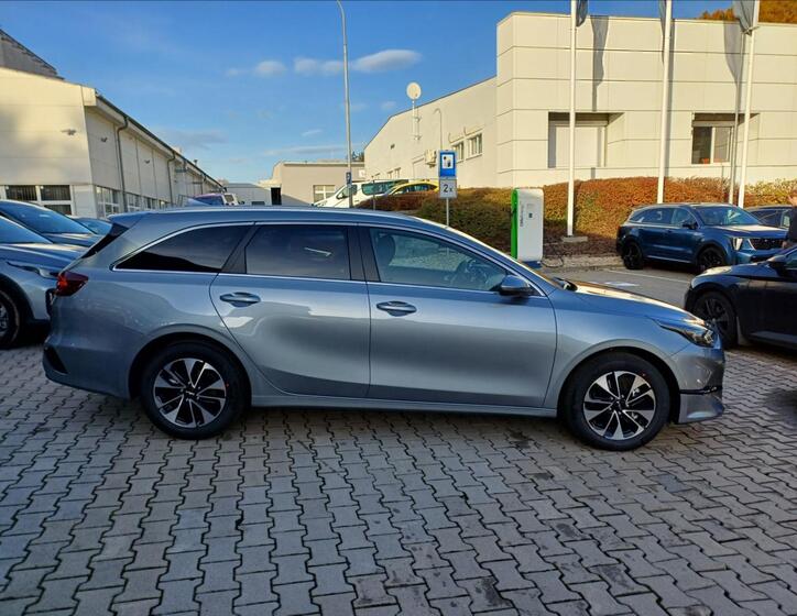 KIA Ceed 4