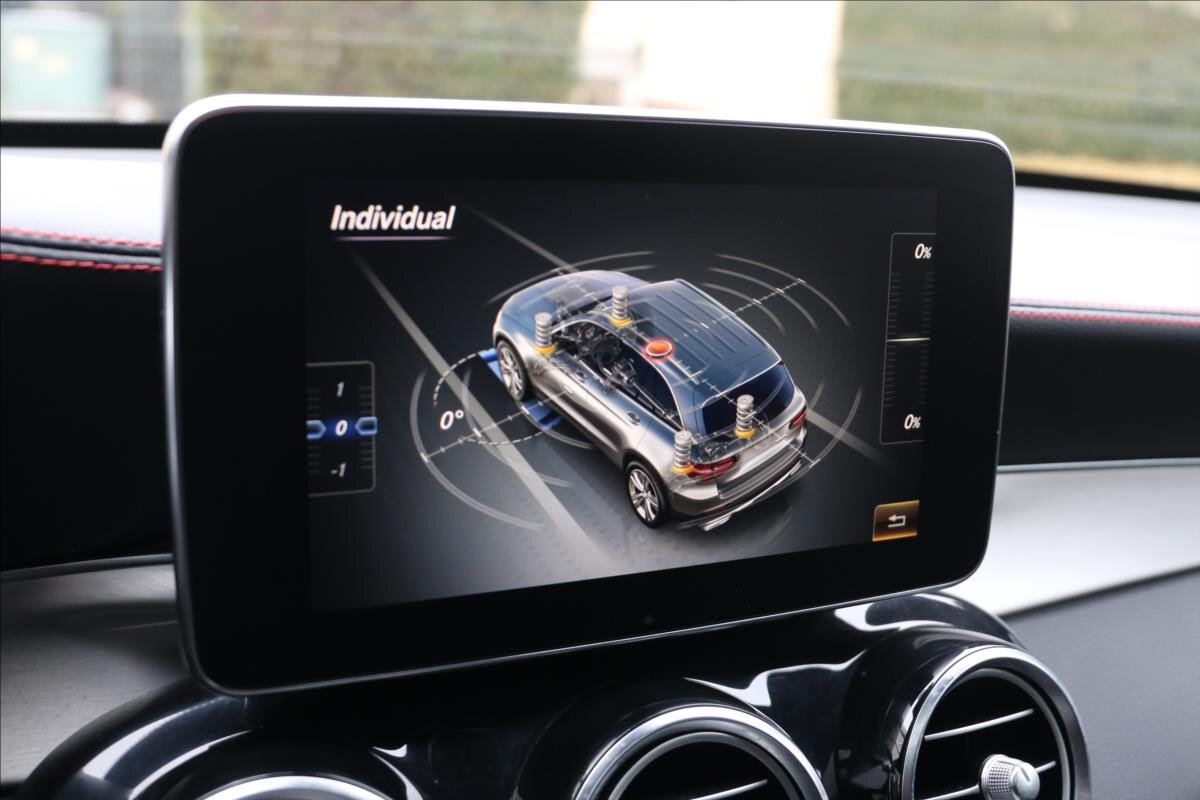 Mercedes-Benz GLC SUV 3,0 l 270 kw