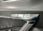 Land Rover Defender 29