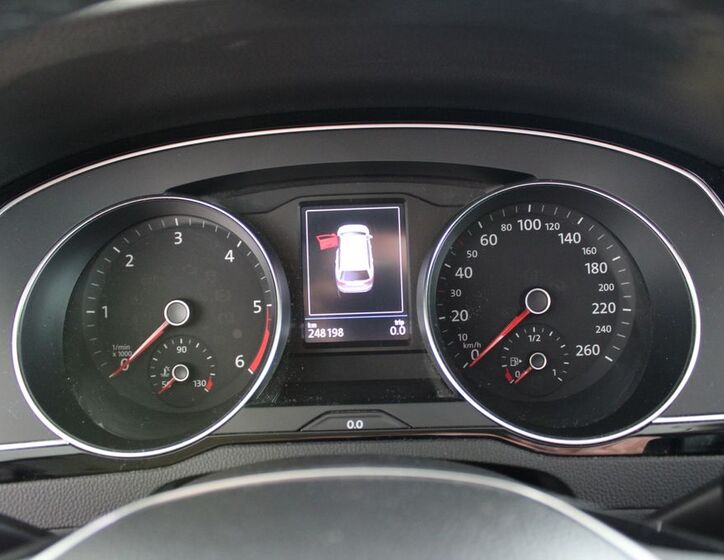 Volkswagen Passat 10