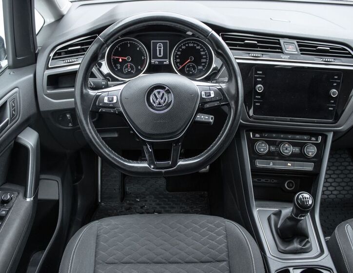 Volkswagen Touran 14
