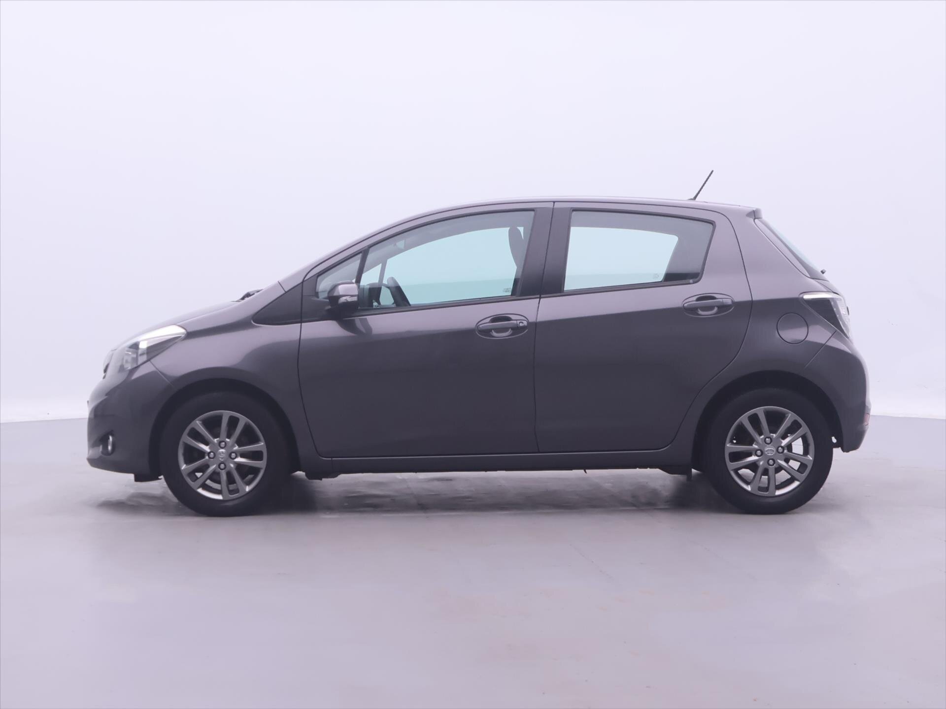 Toyota Yaris Hatchback 998,0 51 kw