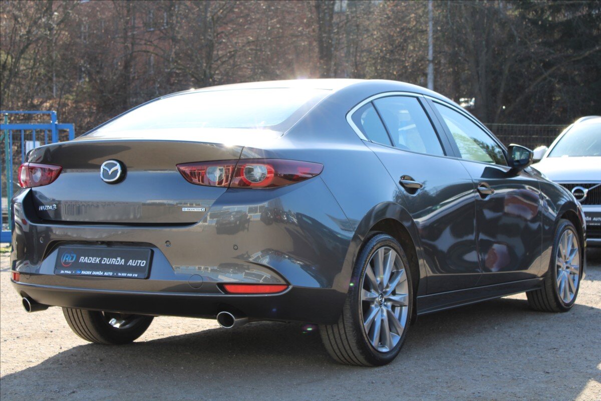 Mazda 3 Sedan / Limuzína 2,0 l 110 kw