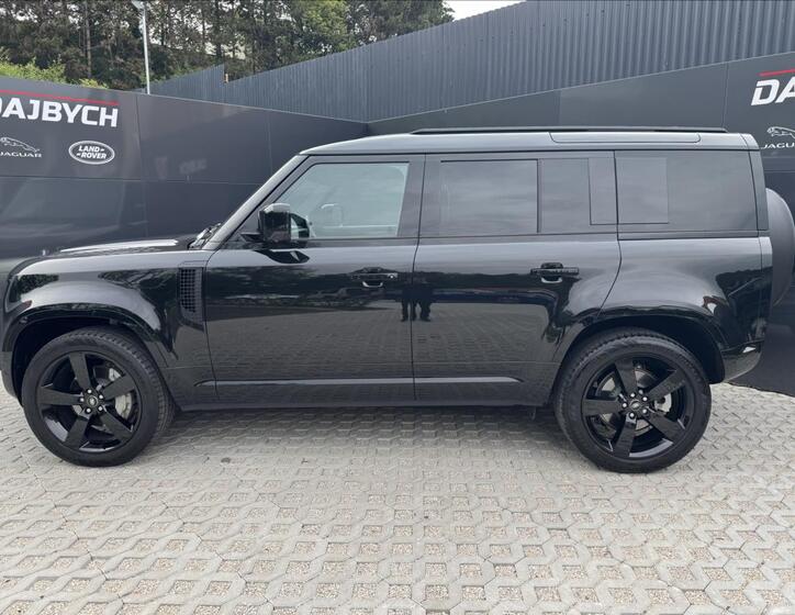 Land Rover Defender 5