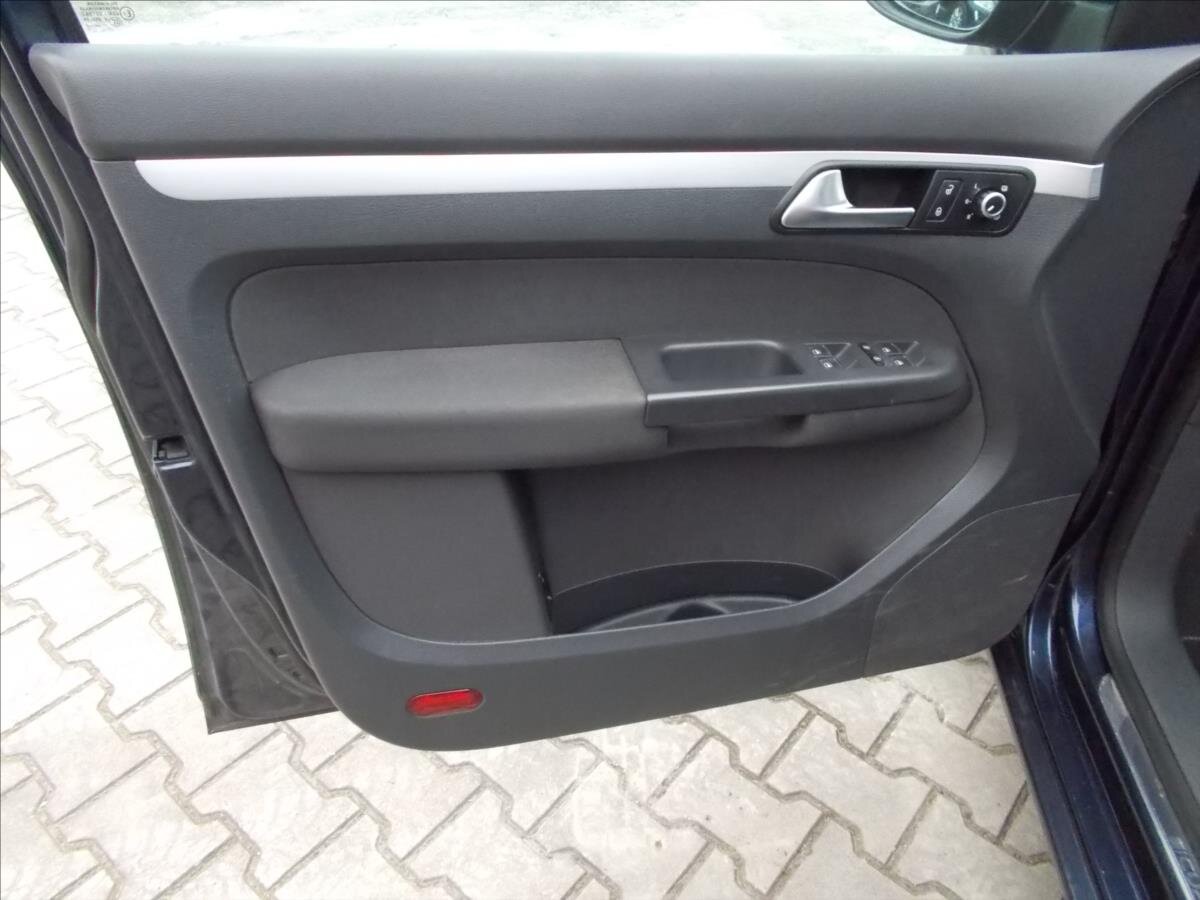 Volkswagen Touran MPV 2,0 l 103 kw