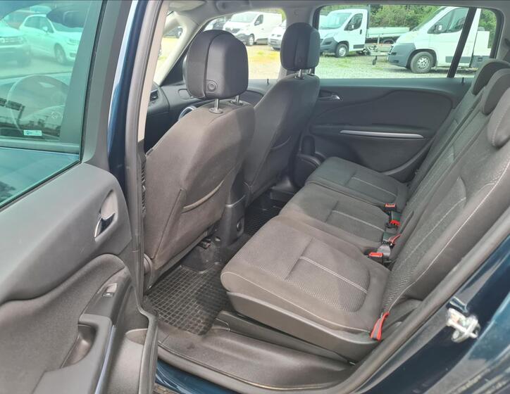 Opel Zafira 12