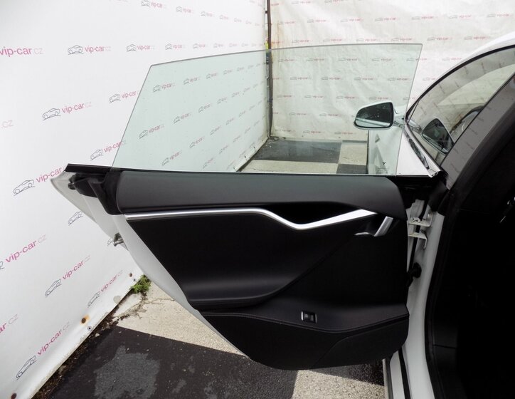 Tesla Model S Sedan / Limuzína 1,0 576 kw
