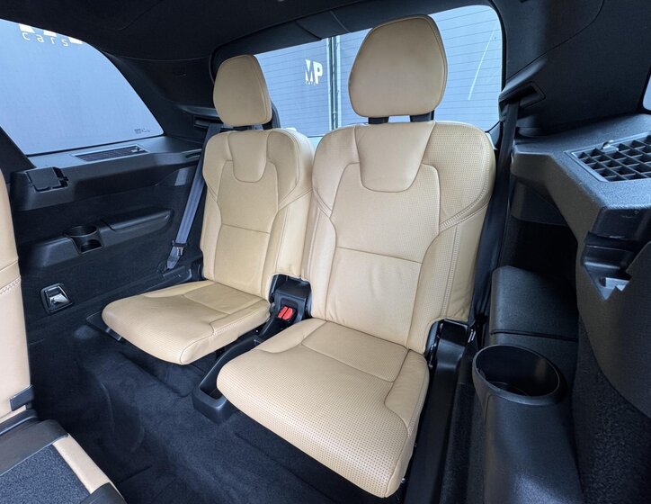 Volvo XC90 SUV / Terénní 2,0 l 173 kw