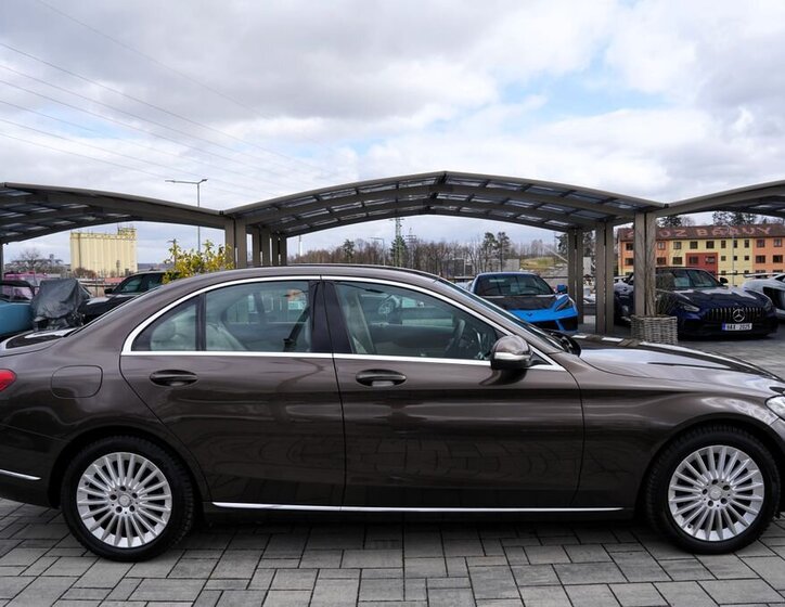Mercedes-Benz Třídy C Sedan / Limuzína 1,6 l 115 kw