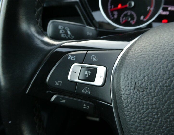 Volkswagen Touran MPV 1,2 l 81 kw