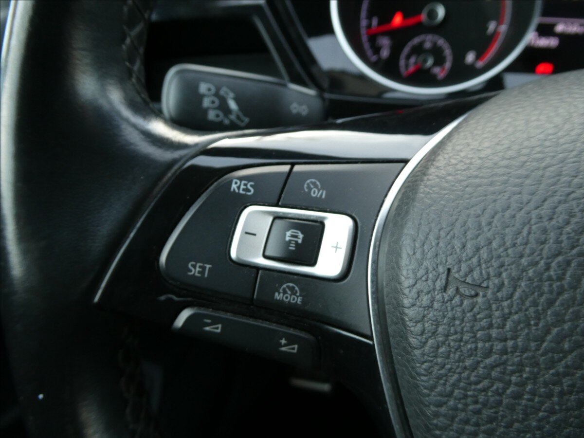 Volkswagen Touran MPV 1,2 l 81 kw