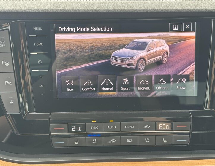 Volkswagen Touareg SUV / Terénní 3,0 l 170 kw