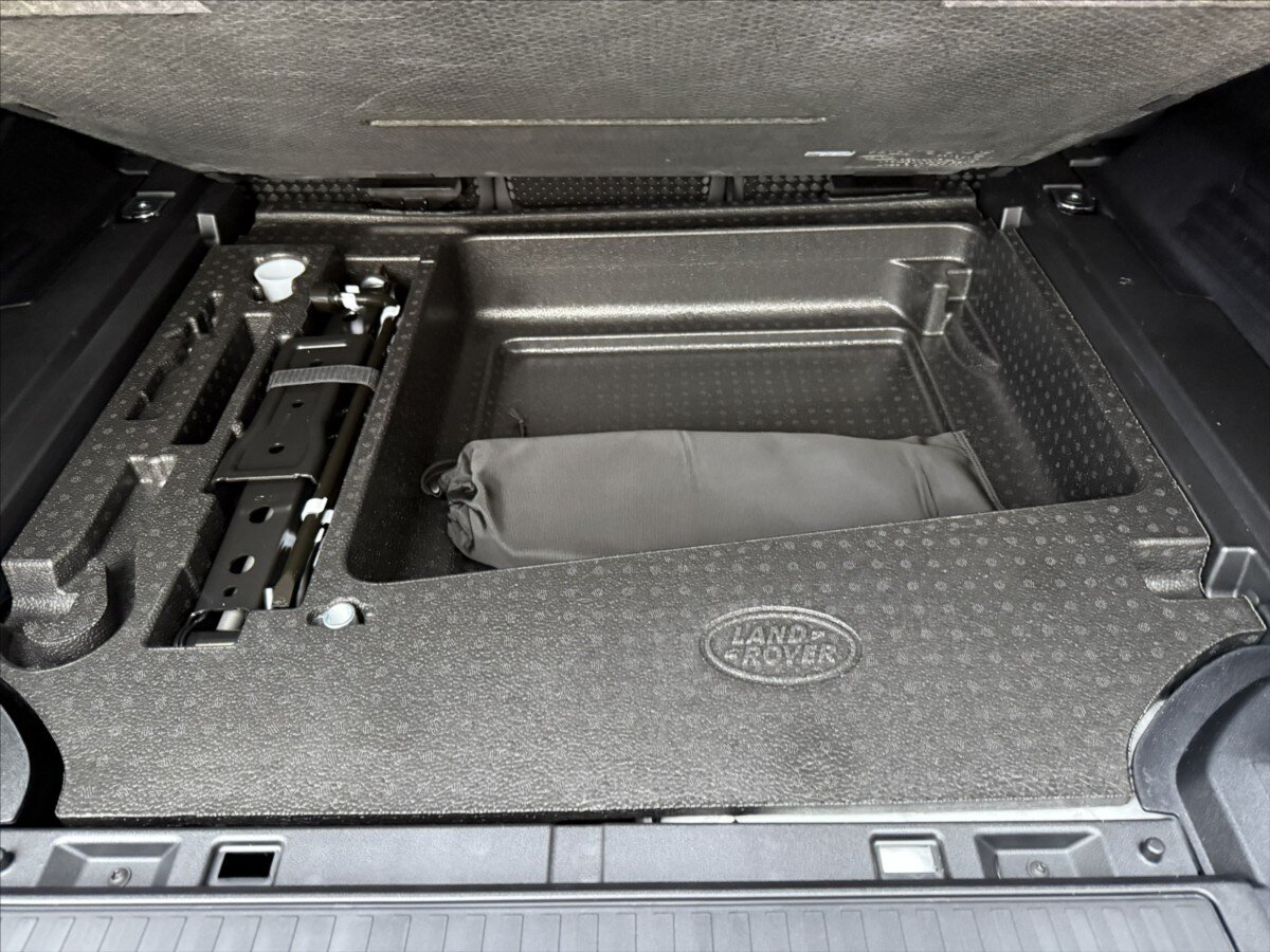 Land Rover Defender SUV 3,0 l 257 kw