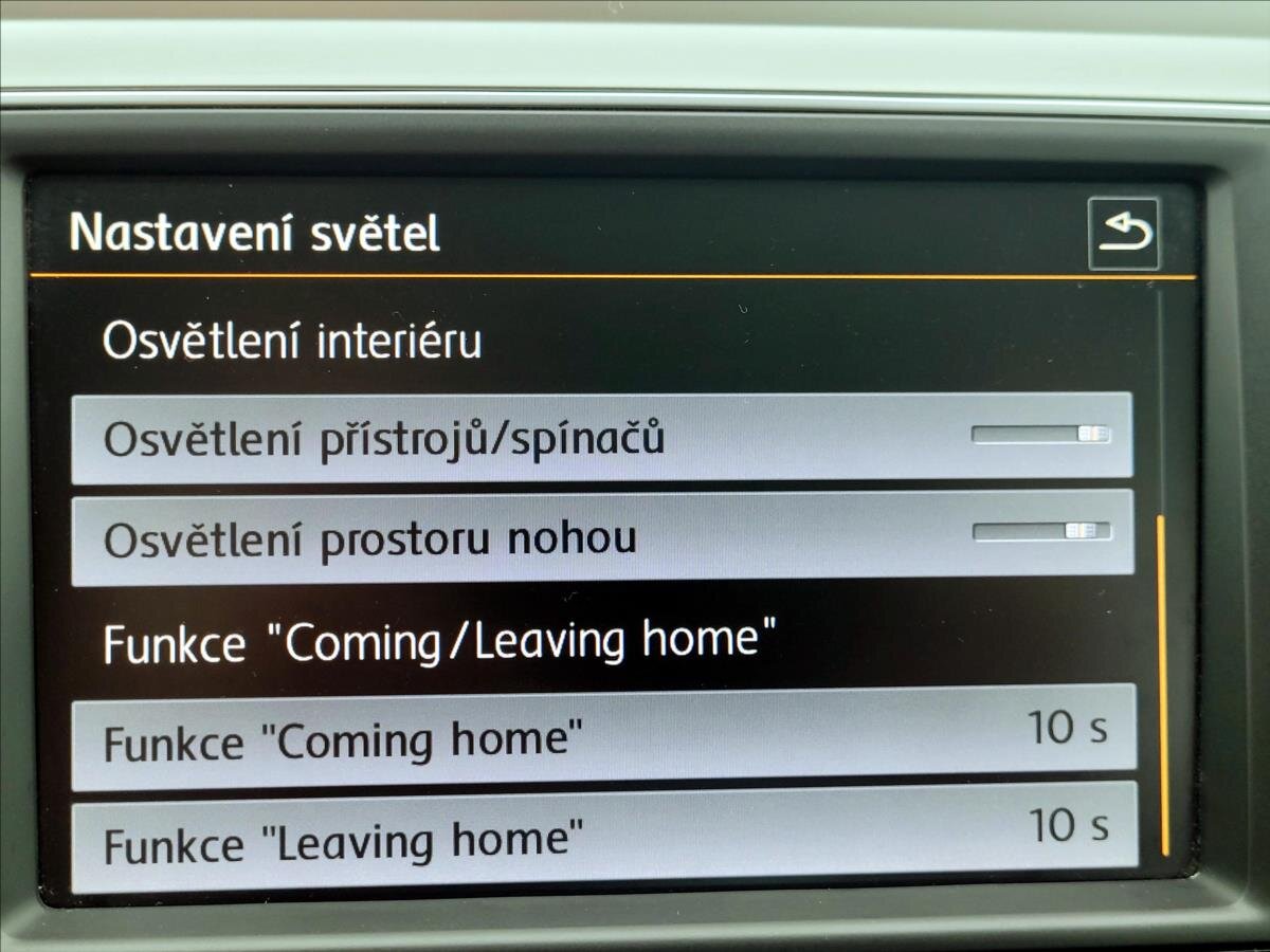 Volkswagen Passat Kombi 1,6 l 88 kw