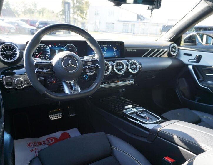 Mercedes-Benz CLA 10