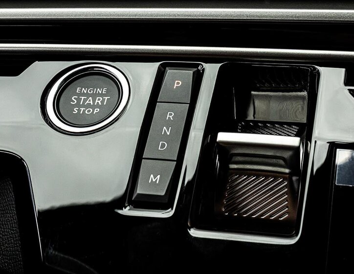 Peugeot 5008 SUV 1,2 l 107 kw