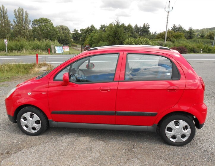 Chevrolet Spark Hatchback 995,0 49 kw