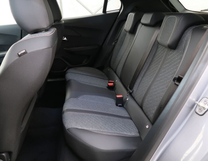 Peugeot 2008 SUV / Terénní 1,2 l 74 kw