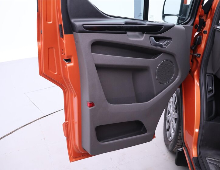 Ford Tourneo Custom Kombi 2,0 l 125 kw