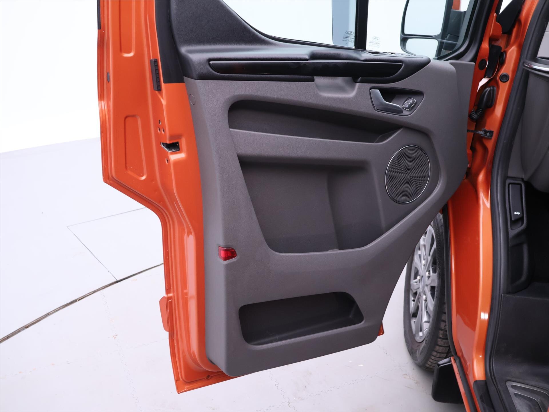 Ford Tourneo Custom Kombi 2,0 l 125 kw