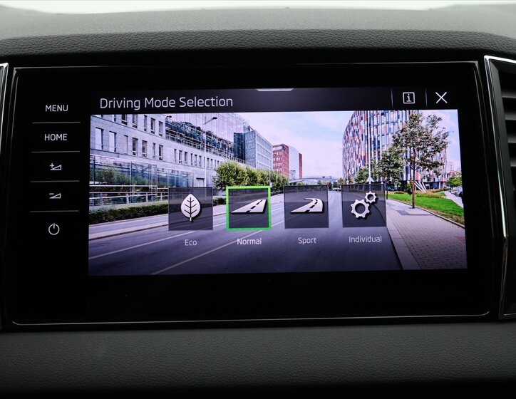 Škoda Karoq SUV / Terénní 2,0 l 110 kw