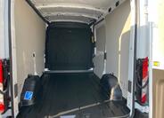 Ford Transit 9