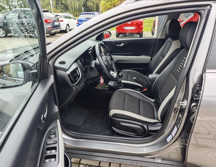 KIA Stonic SUV 1,2 l 62 kw