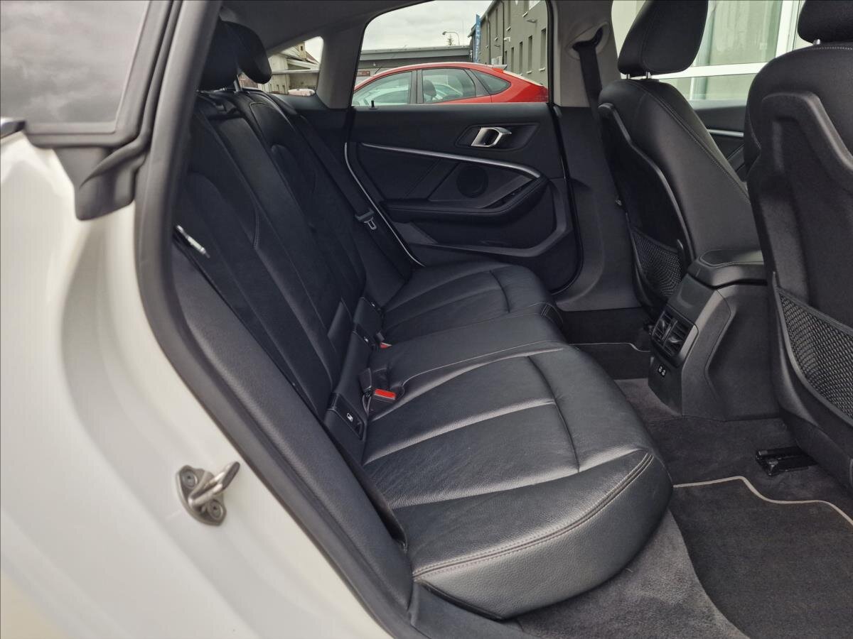 BMW Řada 2 Sedan / Limuzína 2,0 l 110 kw