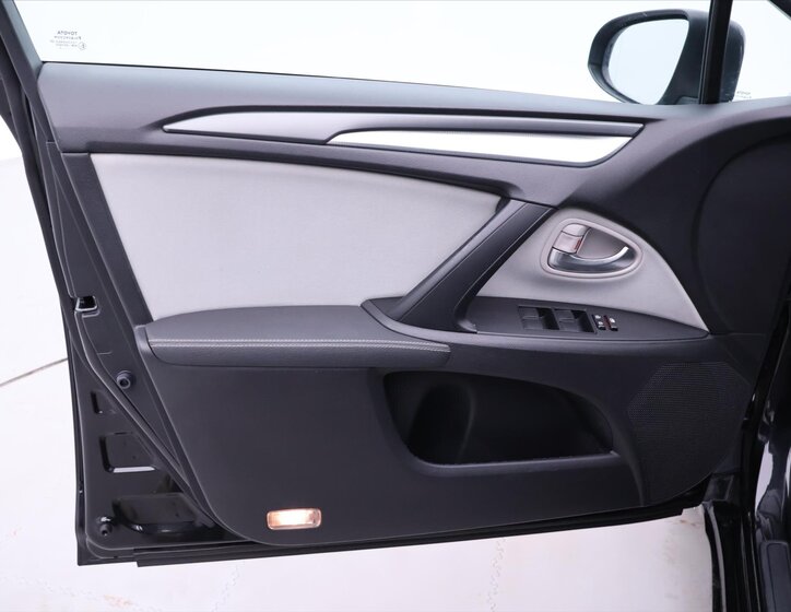 Toyota Avensis Kombi 2,0 l 105 kw