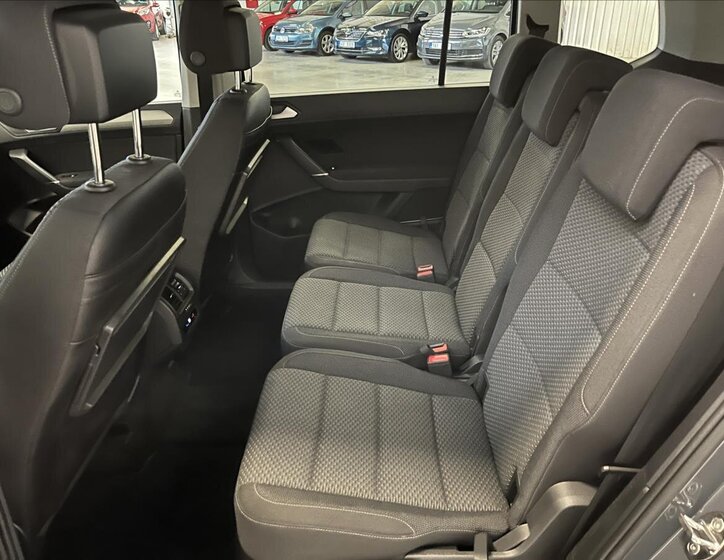 Volkswagen Touran MPV 1,5 l 110 kw