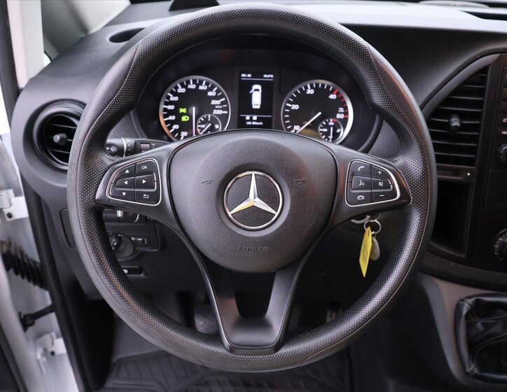 Mercedes-Benz Vito 19