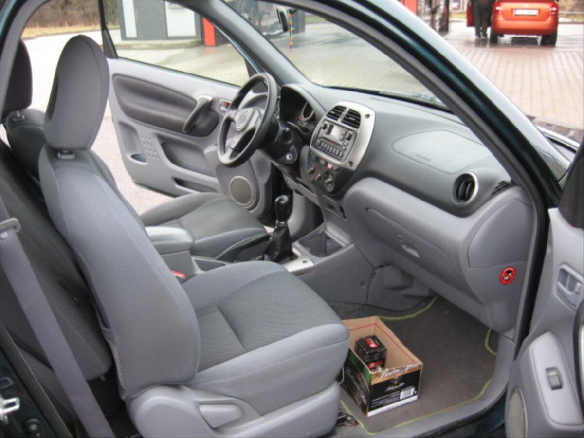 Toyota RAV4 Kombi 1,8 l 92 kw