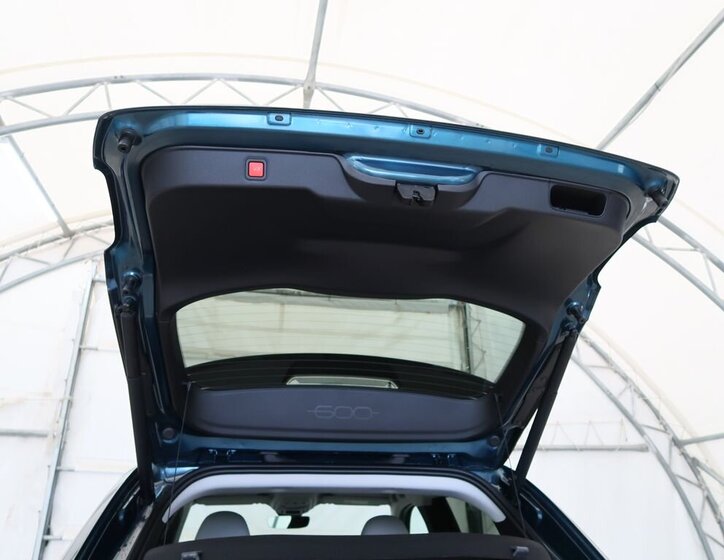 Fiat 600 Hatchback 1,2 l 100 kw