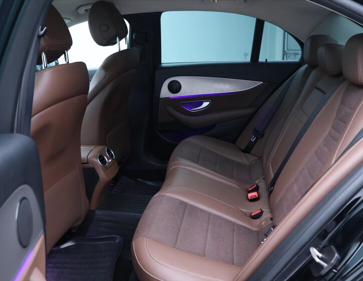 Mercedes-Benz Třídy E Sedan 2,0 l 143 kw