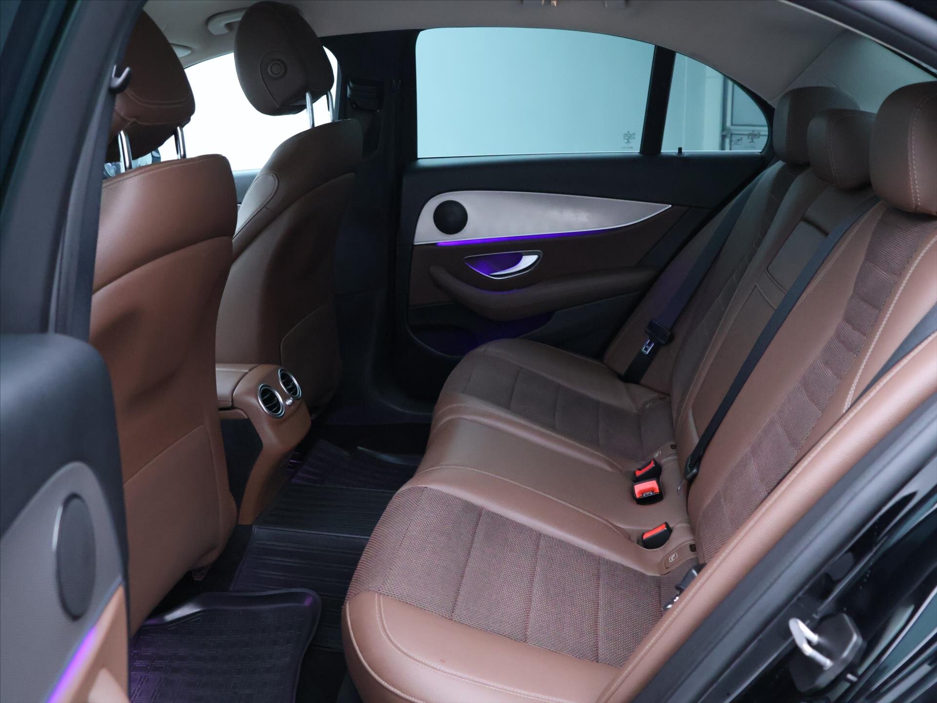 Mercedes-Benz Třídy E Sedan 2,0 l 143 kw