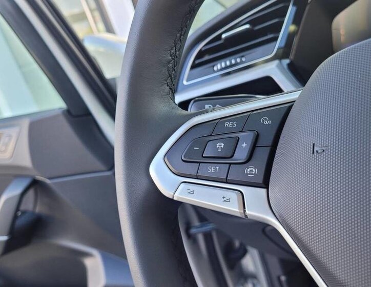 Volkswagen Touran MPV 1,5 l 110 kw