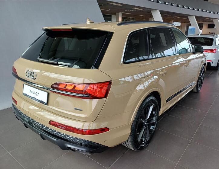 Audi Q7 5